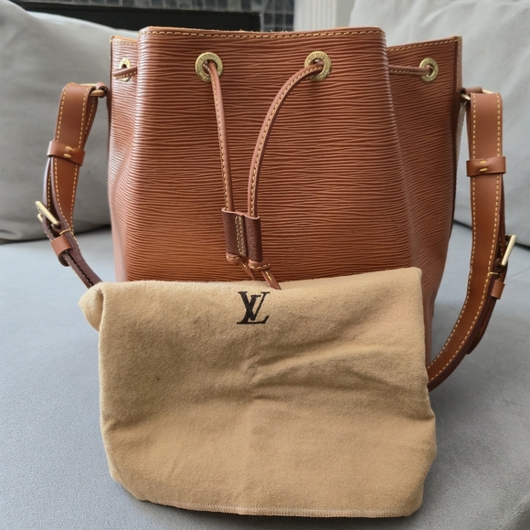 Louis Vuitton Epi Petit Noe in Cipango - Picture 11 of 13
